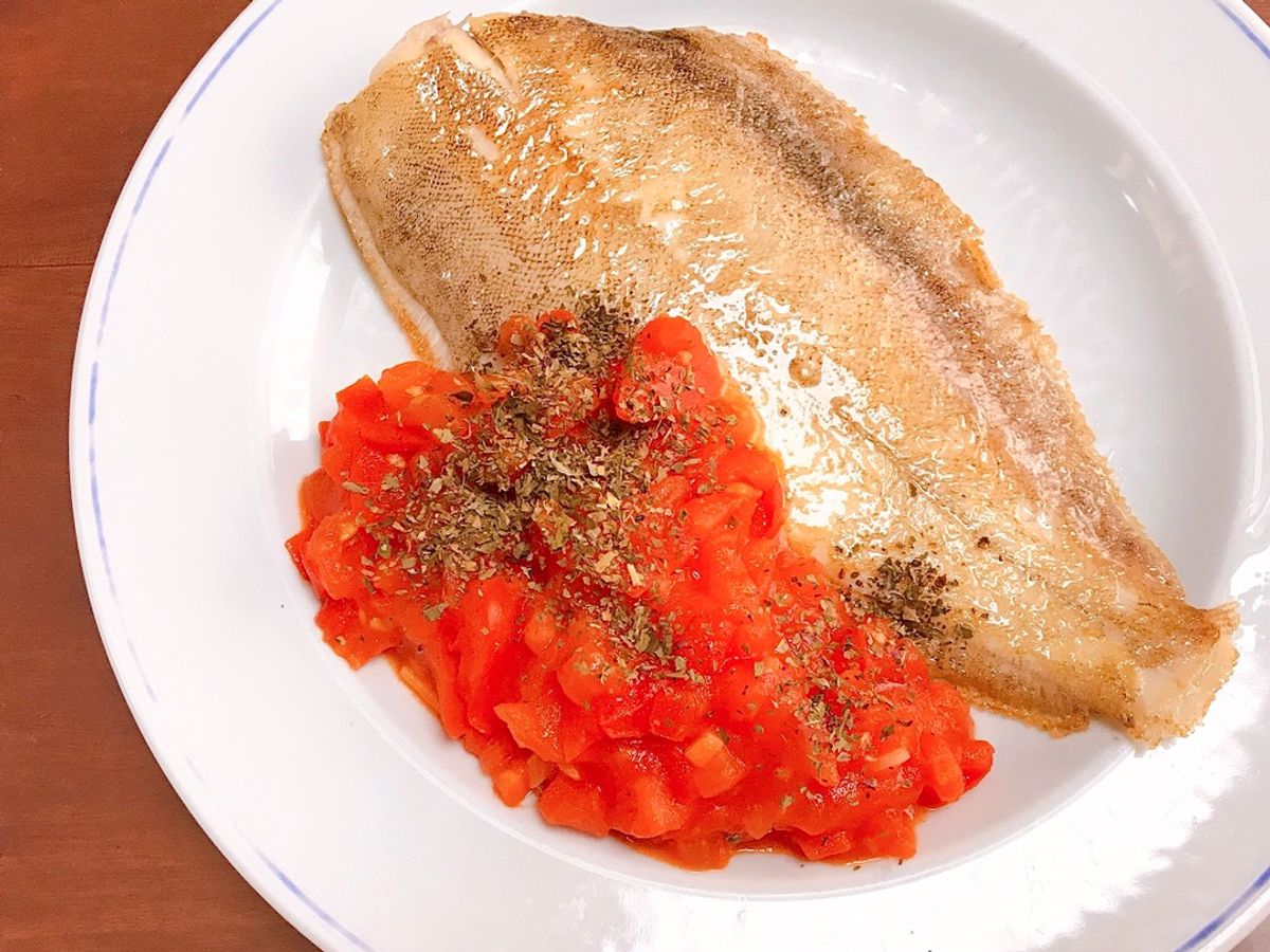 Cá Dẹp (Flat Fish) Chiên Tươi Sốt Cà Chua