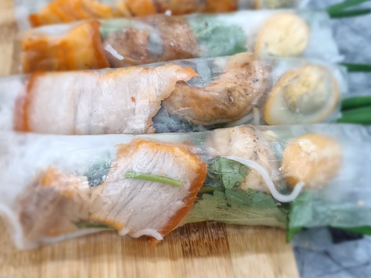 Gỏi Cuốn/Bún Tôm Thịt sốt tương đen