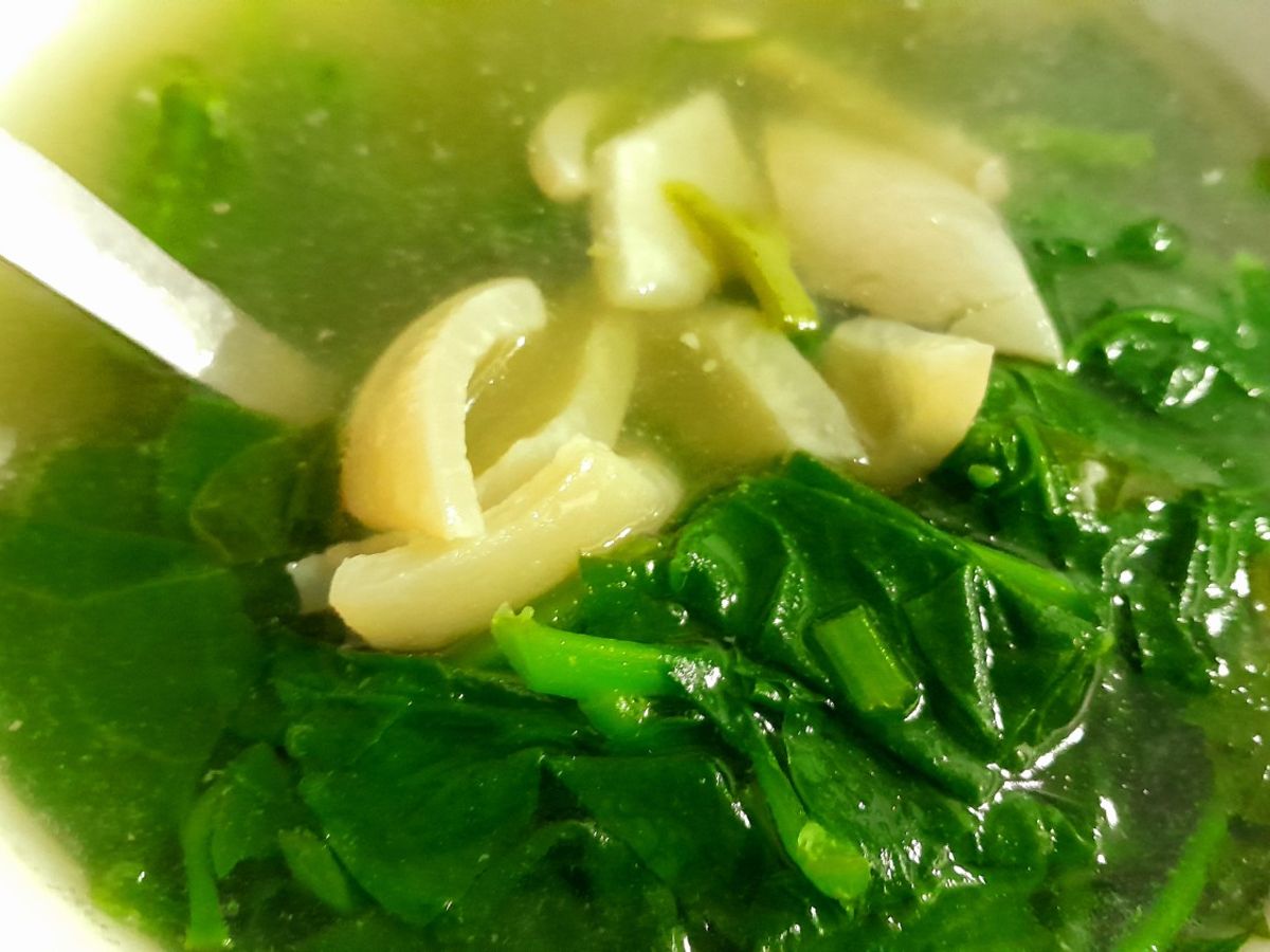 Canh mồng tơi nấu da heo thịt xay