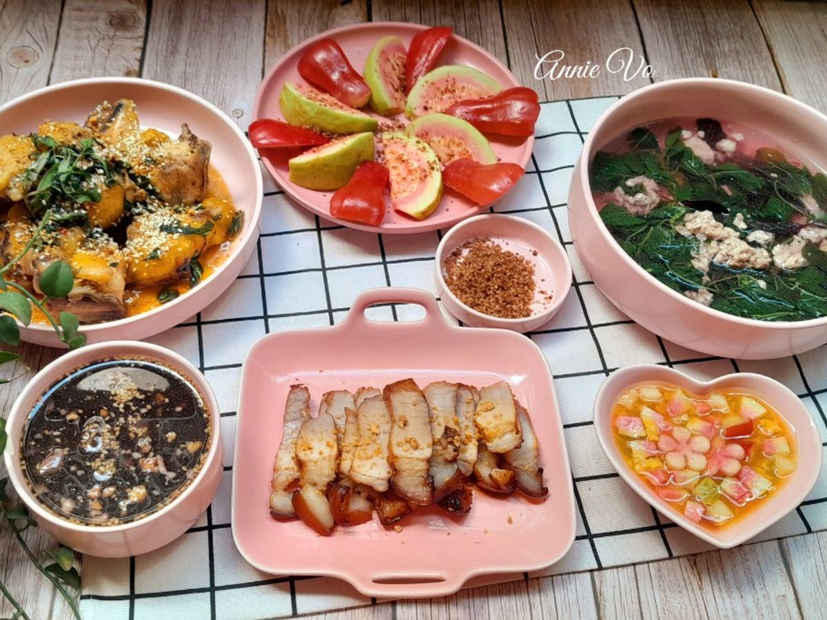 Bữa cơm nhà cuối tuần ấm áp