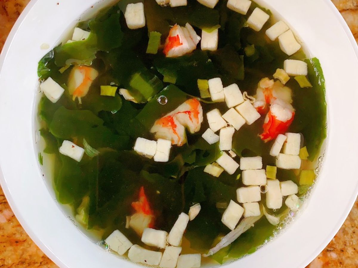Canh rong biển tôm tươi, đậu hủ non