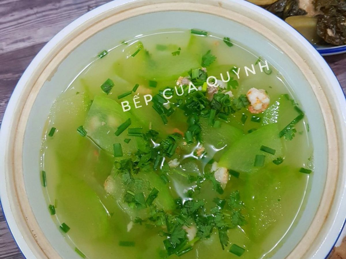 Canh bí đao nấu tôm biển