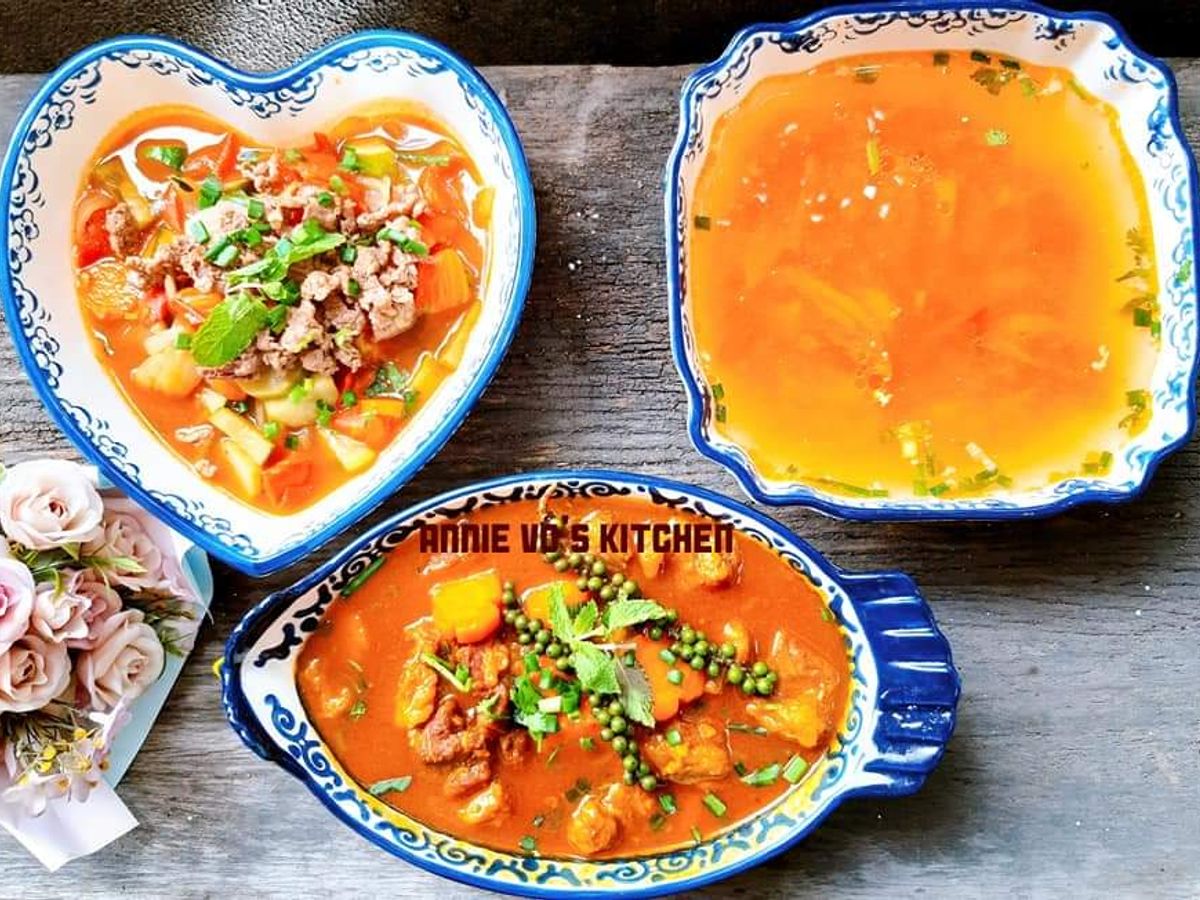 Mâm cơm toàn màu đỏ