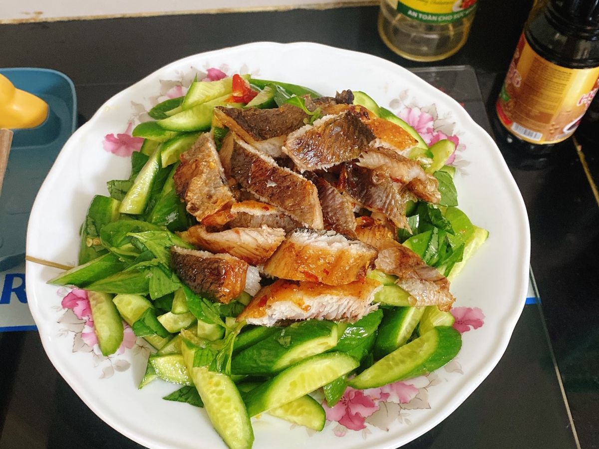 Gỏi khô cá lóc dưa leo