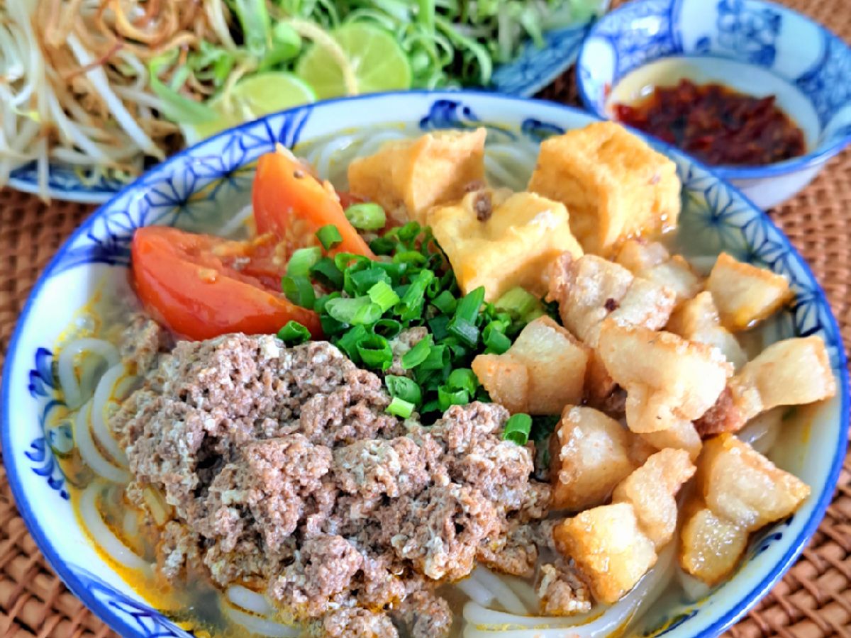 Bún riêu cua tóp mỡ
