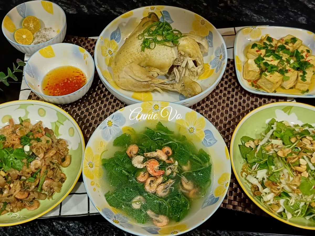 Cơm nhà với những món ngon đơn giản và quen thuộc