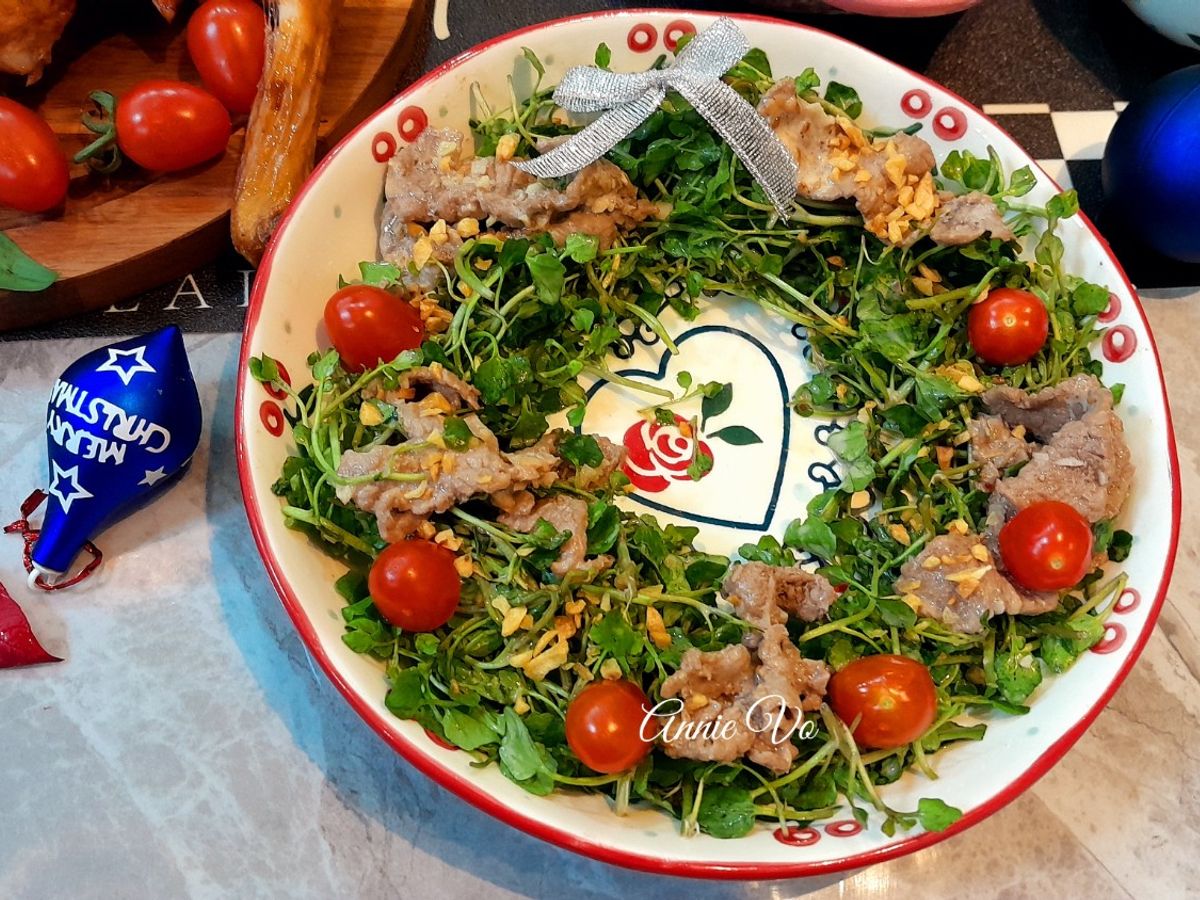 Vòng nguyệt quế (salad xà lách xoong trộn bò)