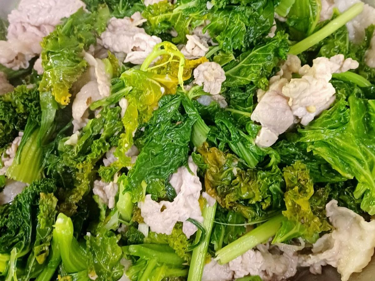 Thịt vai bò xào cải xoăn