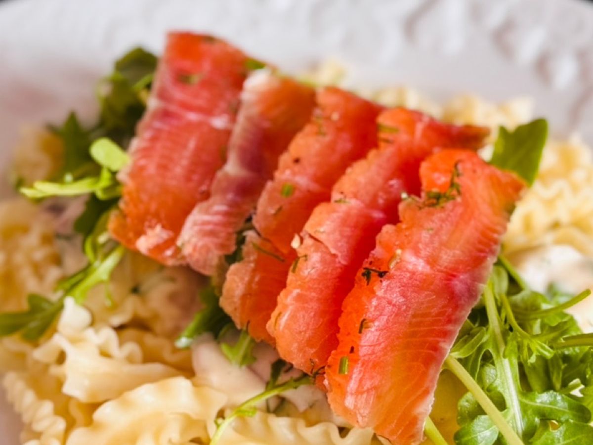 Nui Sốt Kem Nấm Thì Là & Cá Hồi Gravlax