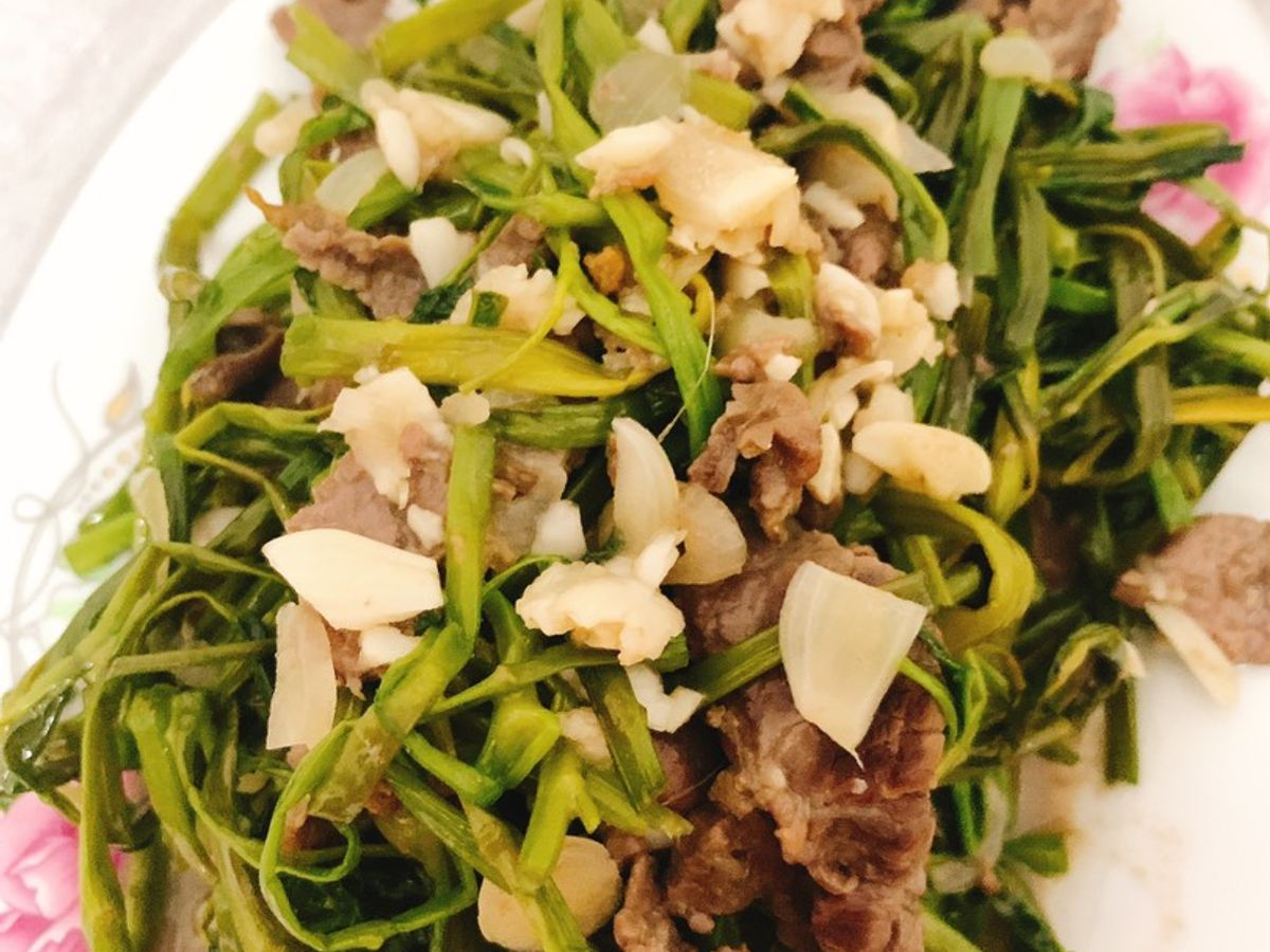 Trâu xào rau muống