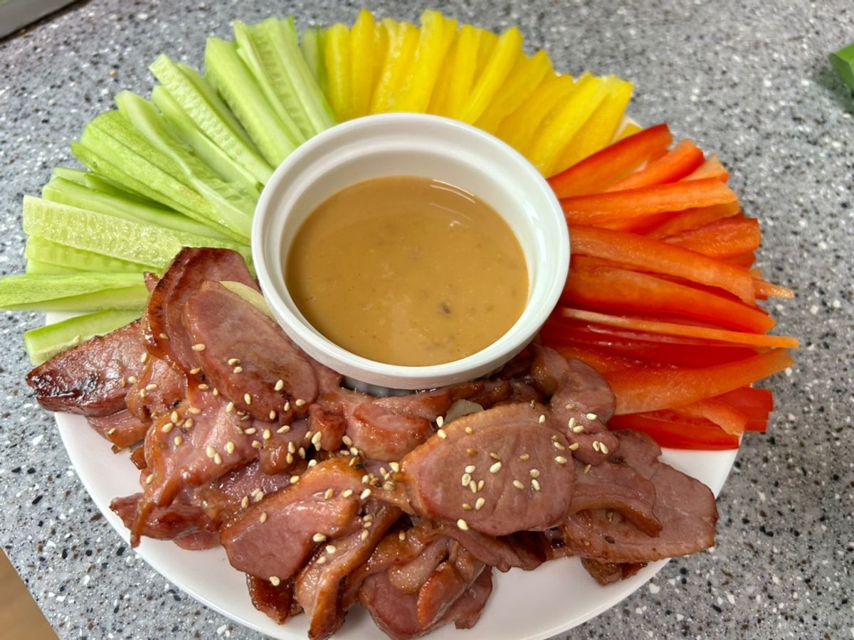 Bánh tráng cuốn thịt vịt hun khói
