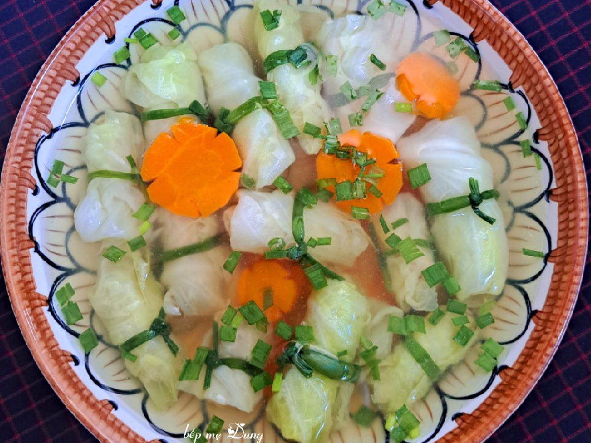 Canh bắp cải cuốn thịt bằm