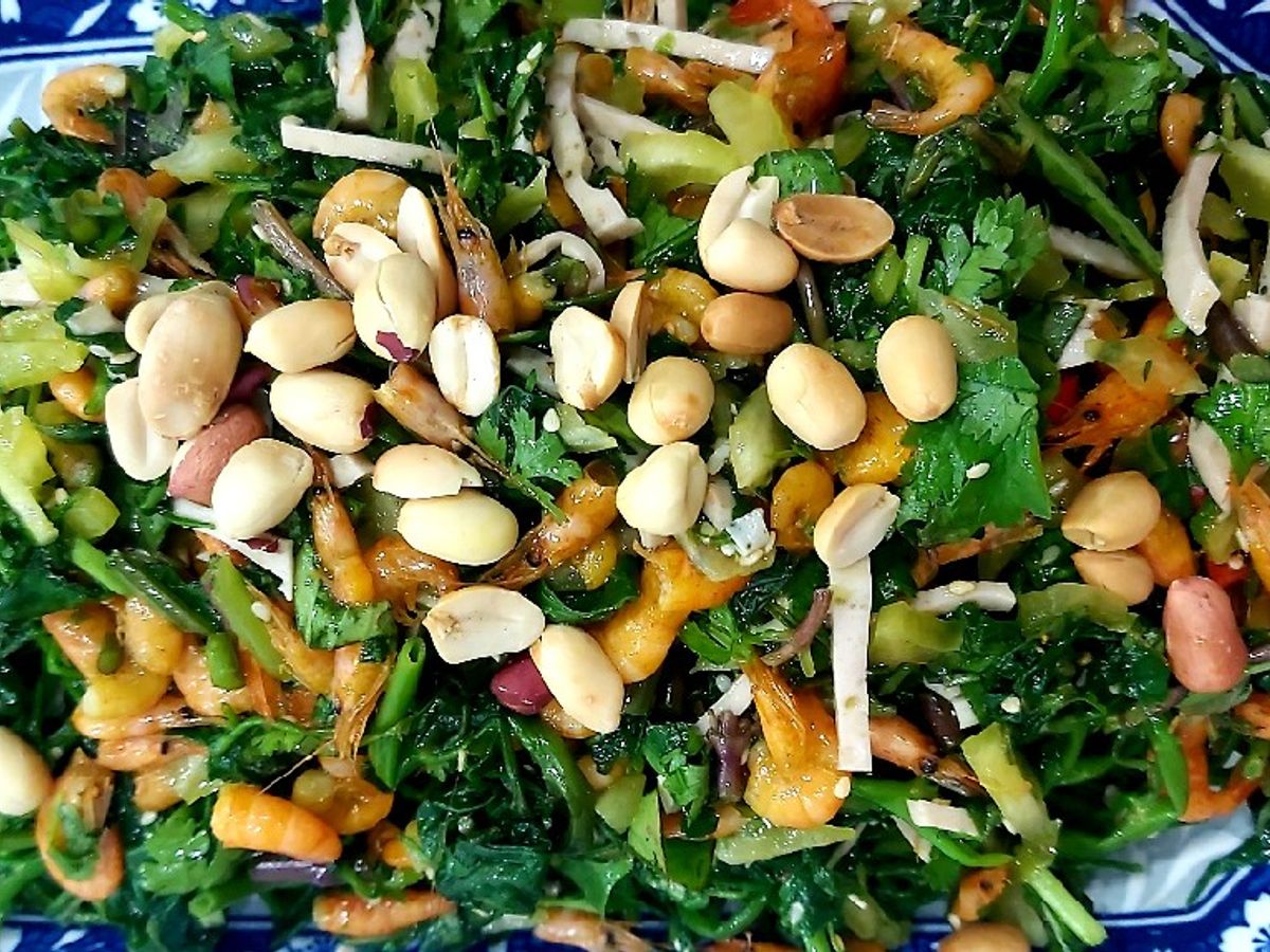 Nộm rau muống tép
