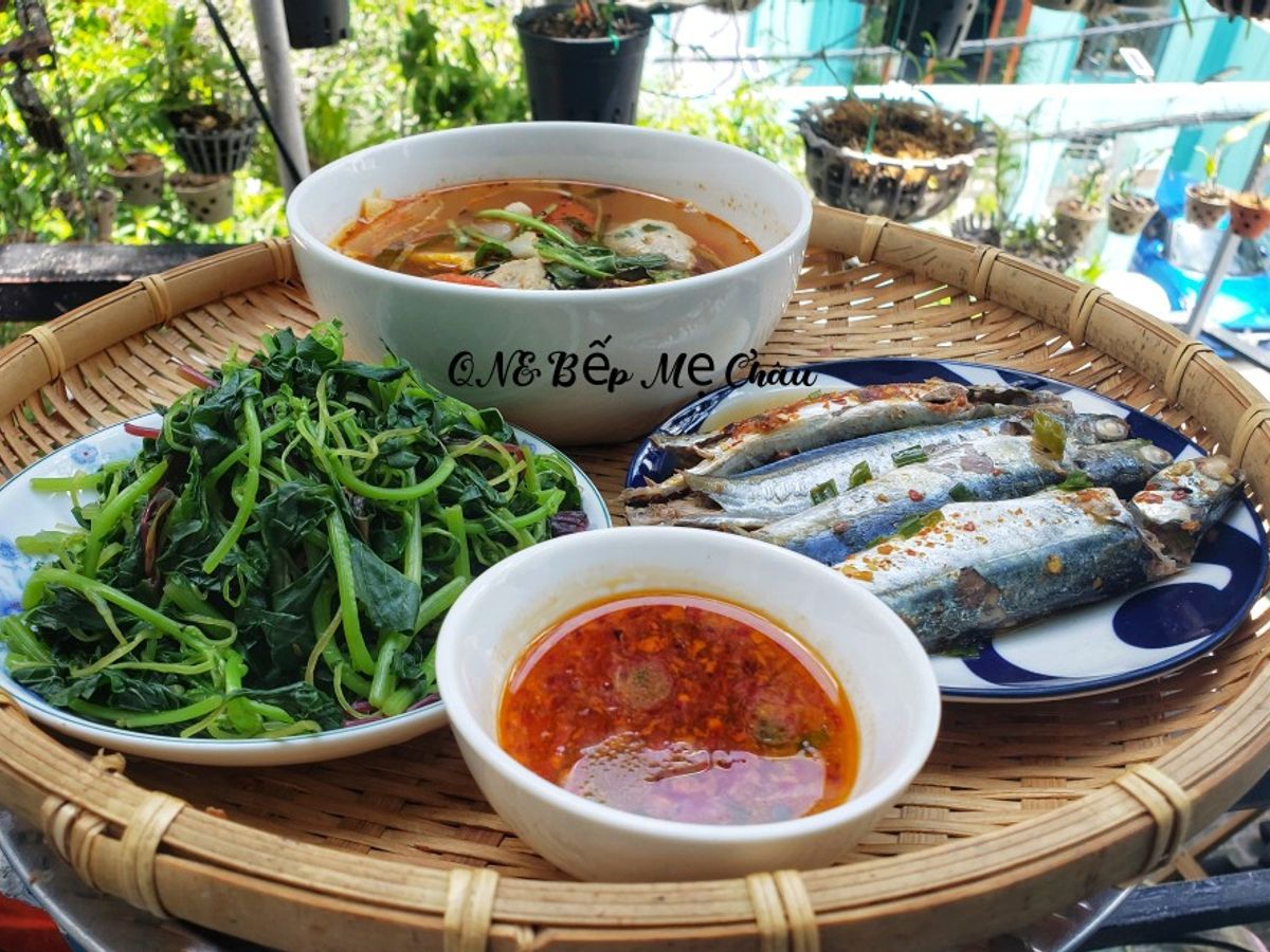 Mâm cơm mùa hè 2