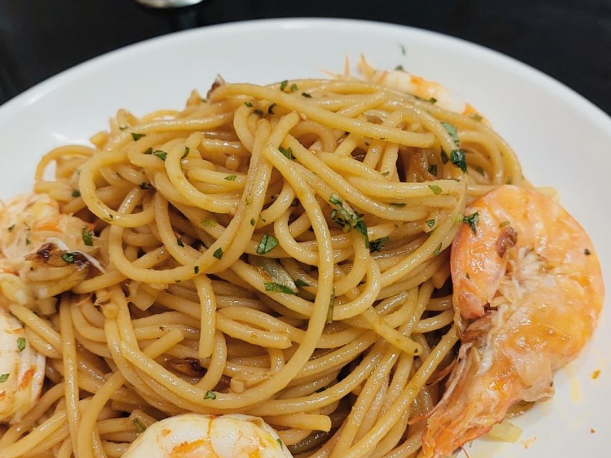Spaghetti tôm sốt dầu tỏi
