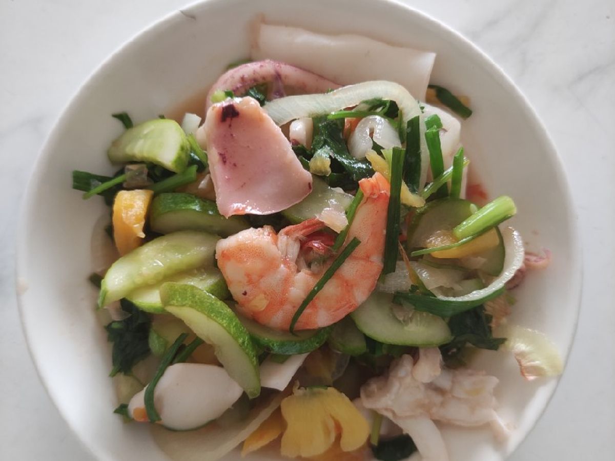 Mực, tôm xào chua ngọt