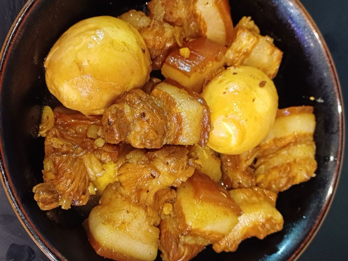 Thịt kho trứng gà