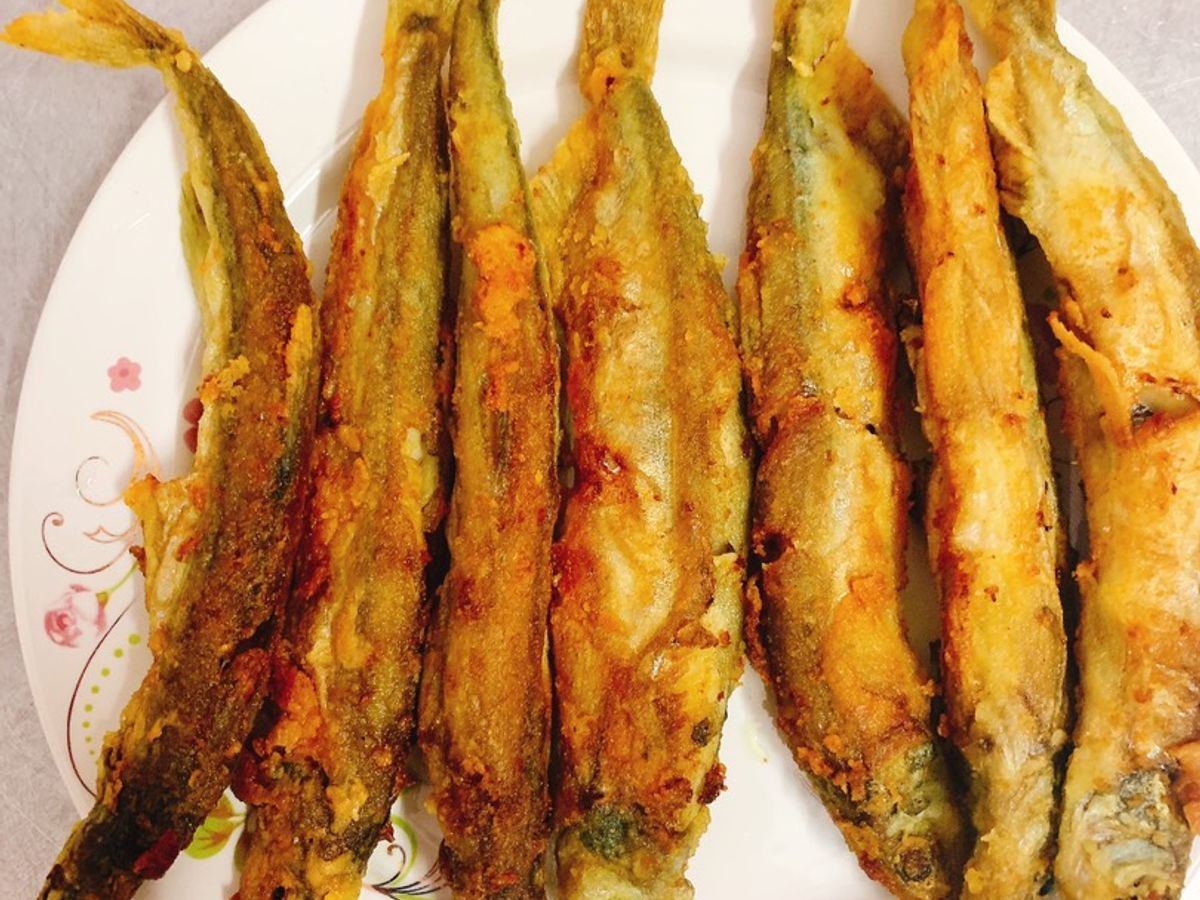 Cá trứng chiên giòn