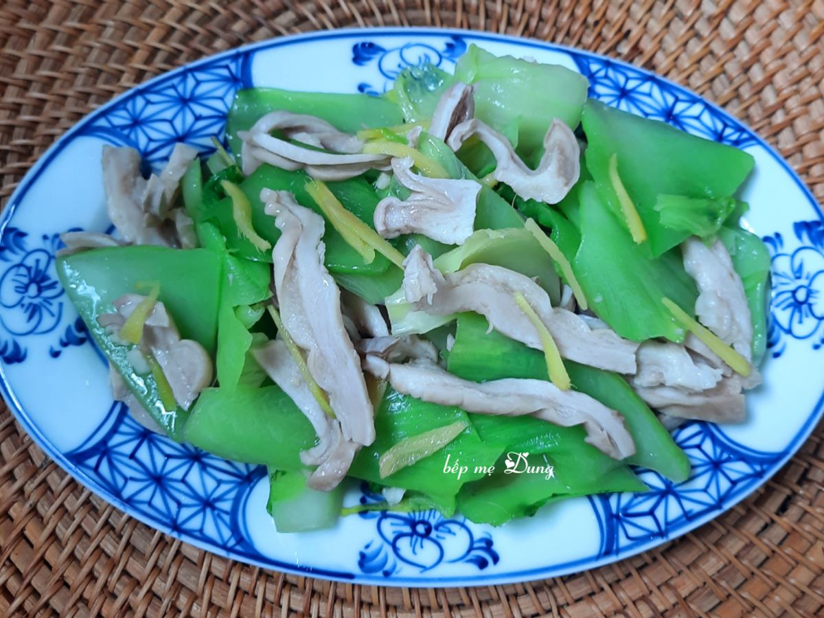 Bao tử heo xào rau cải bẹ non
