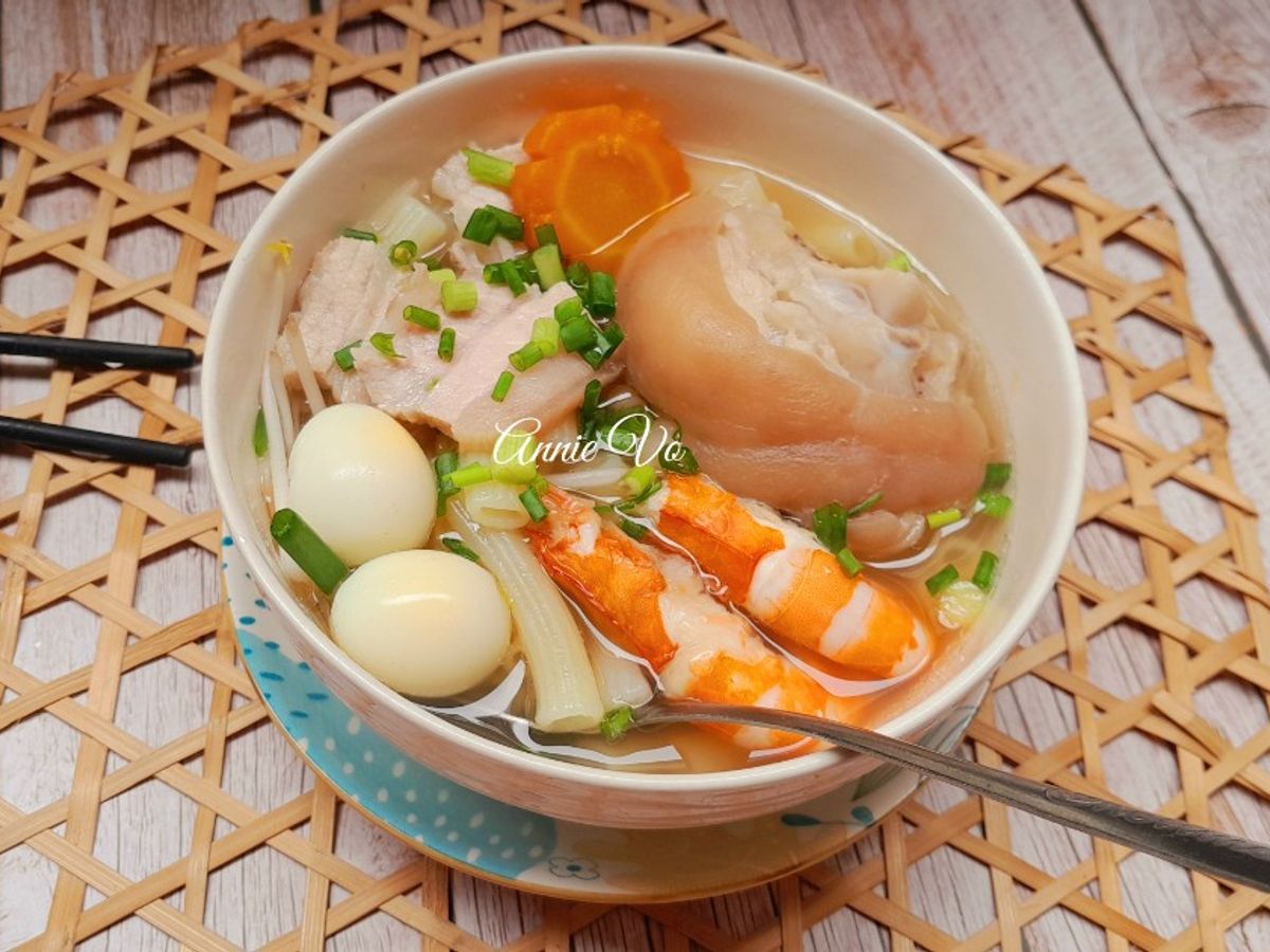 Nui nấu giò heo