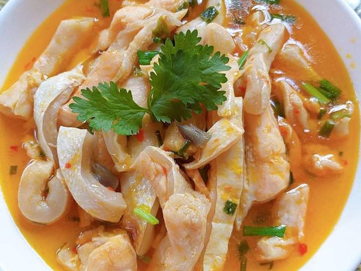 Lườn cá hồi kho hành ớt