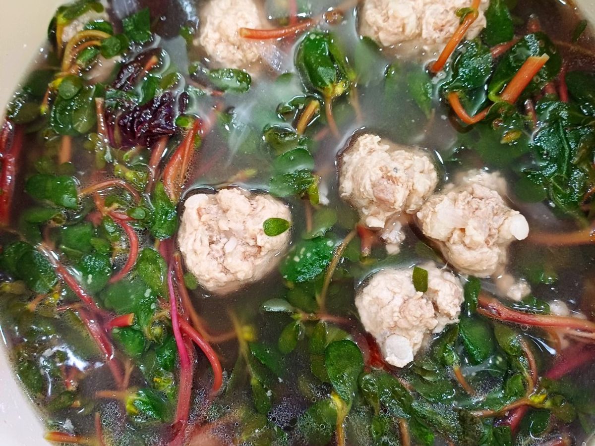 Canh rau sam nấu mọc thịt