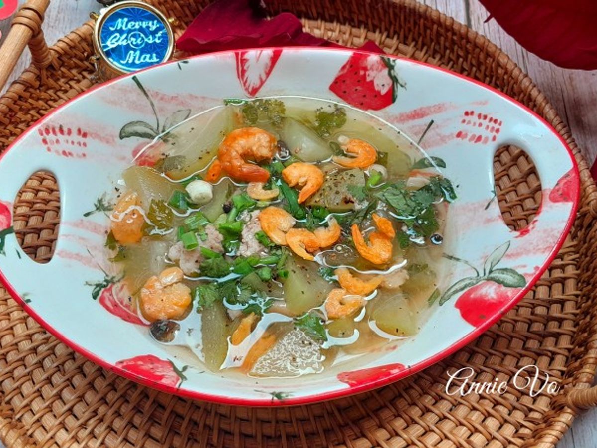 Canh bí nấu tôm thịt