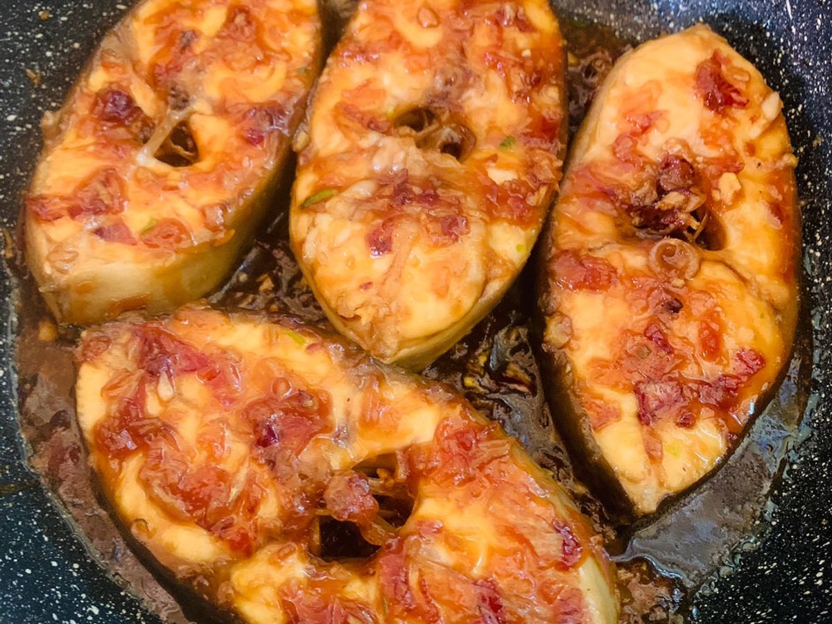 Cá ngừ bò kho keo
