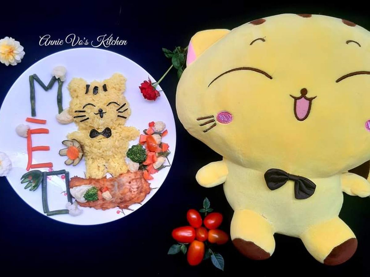 Cơm bento: Mèo con đáng yêu (Phile cá diêu hồng sốt cam và rau củ hấp)