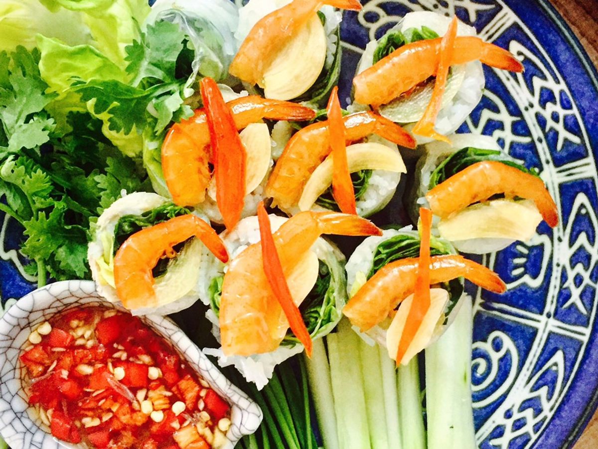 Cuốn tôm chua