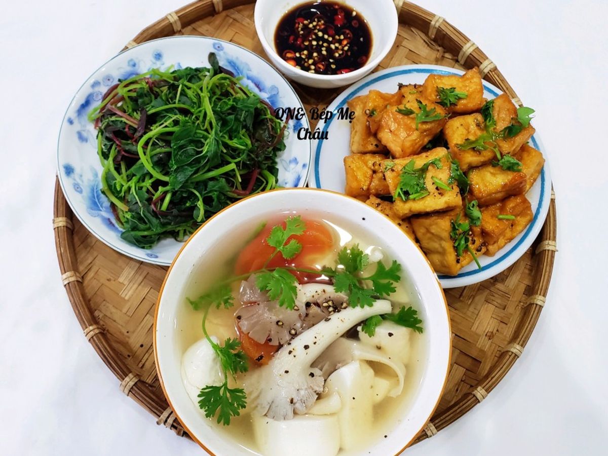 Mâm cơm chay ngày rằm