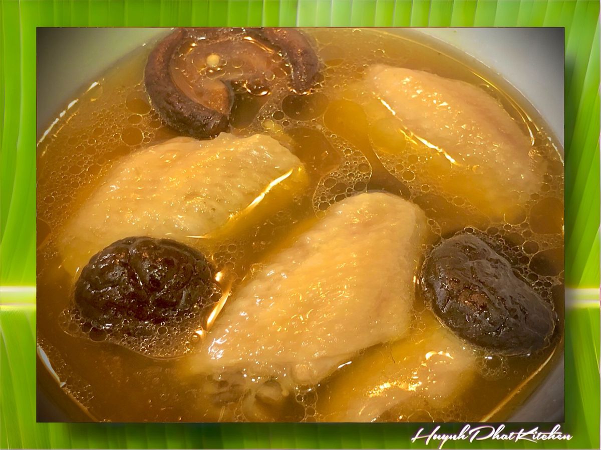 Cánh Gà Nấu Nấm Đông Cô Dầu Mè