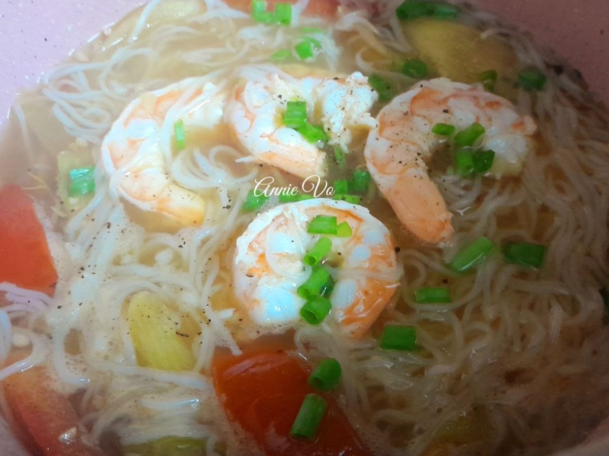 Bún tôm nấu chua
