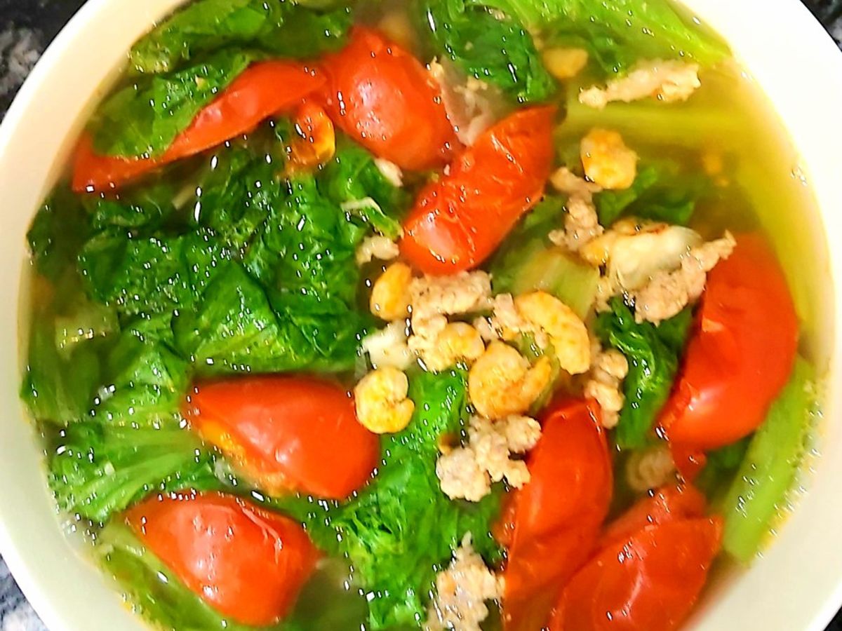 Canh rau xà lách nấu tôm thịt