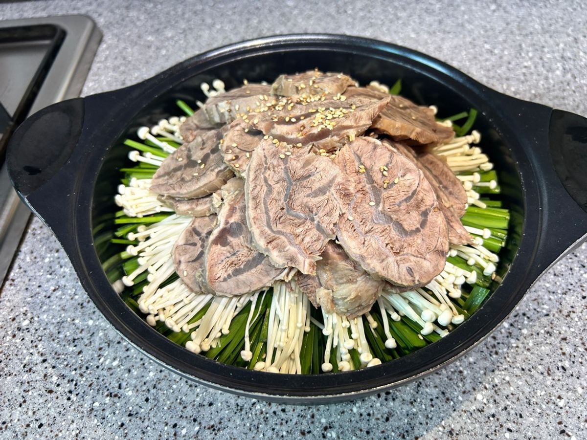 Bắp bò luộc kiểu Hàn 사태수육