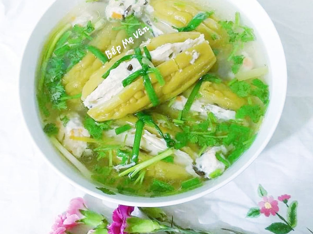 Canh khổ qua dồn cá thác lác