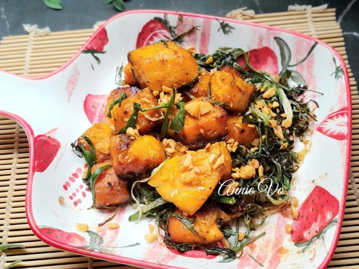 Cá hồi xào hành lá thì là