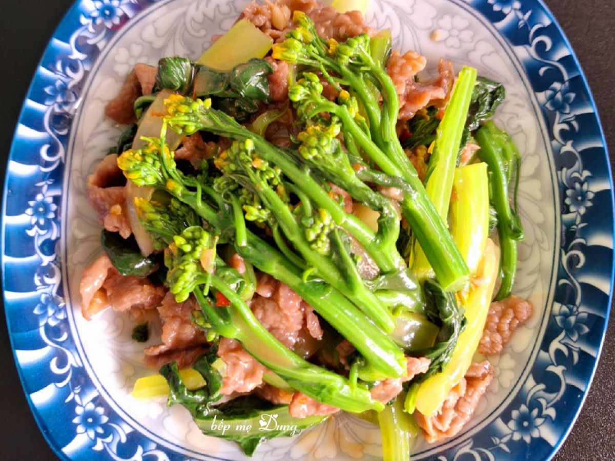 Ngồng cải hoa vàng trộn thịt bò