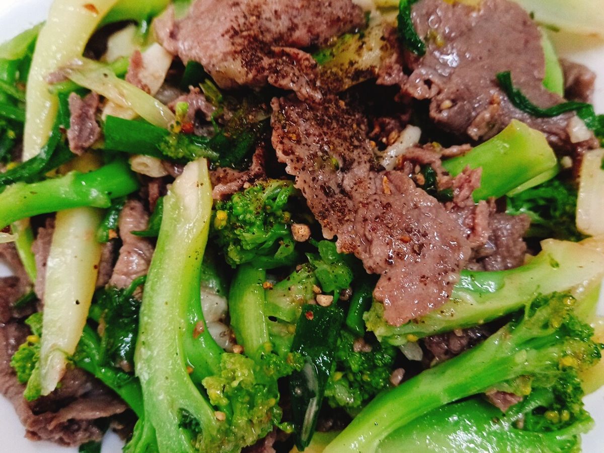 Bông cải xanh xào thịt bò