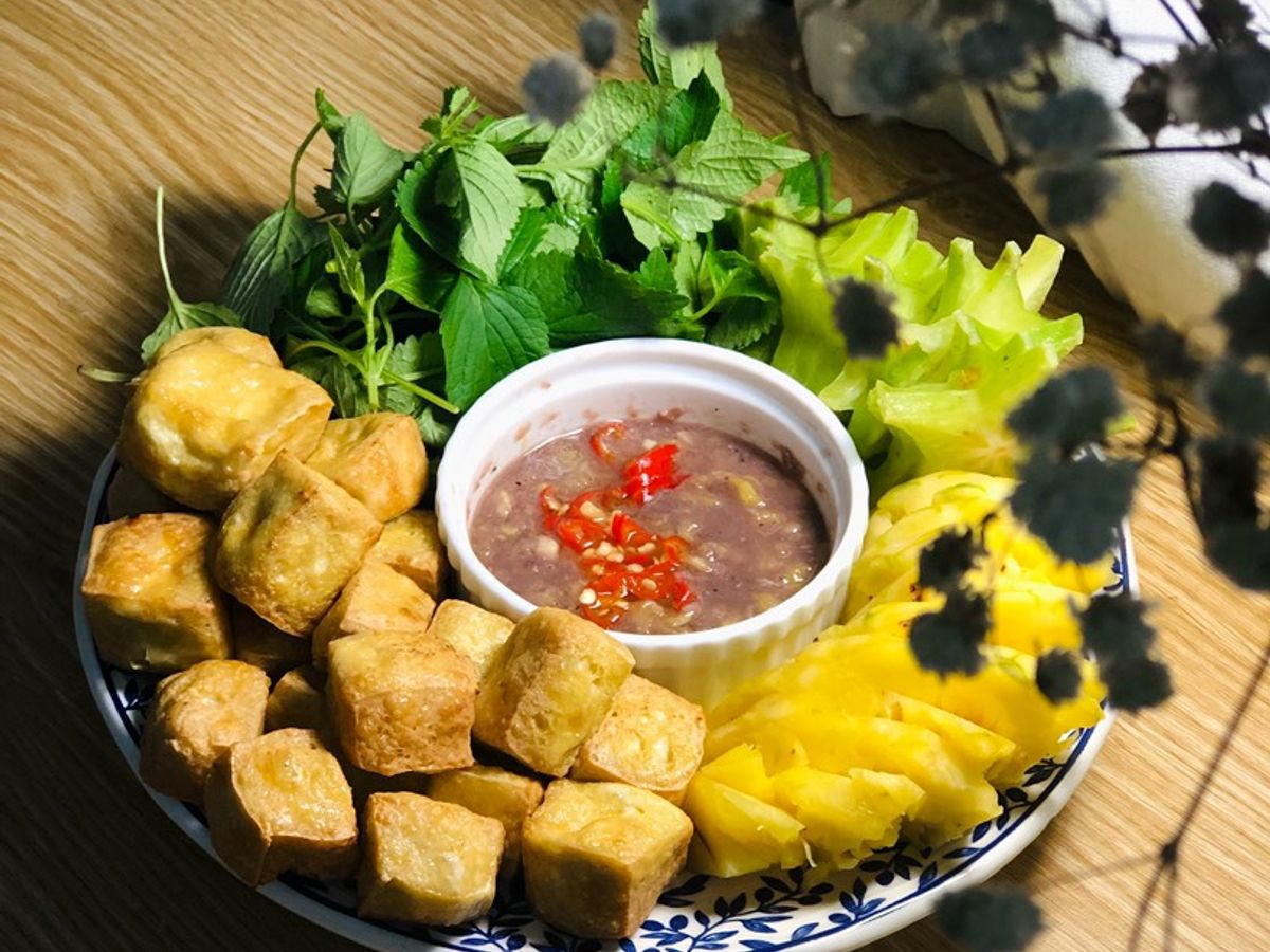 Đậu hũ chiên chấm mắm tôm