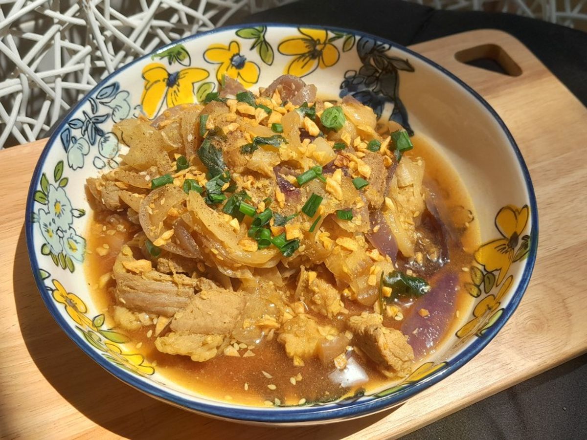 Thịt xào hành tây cà ri