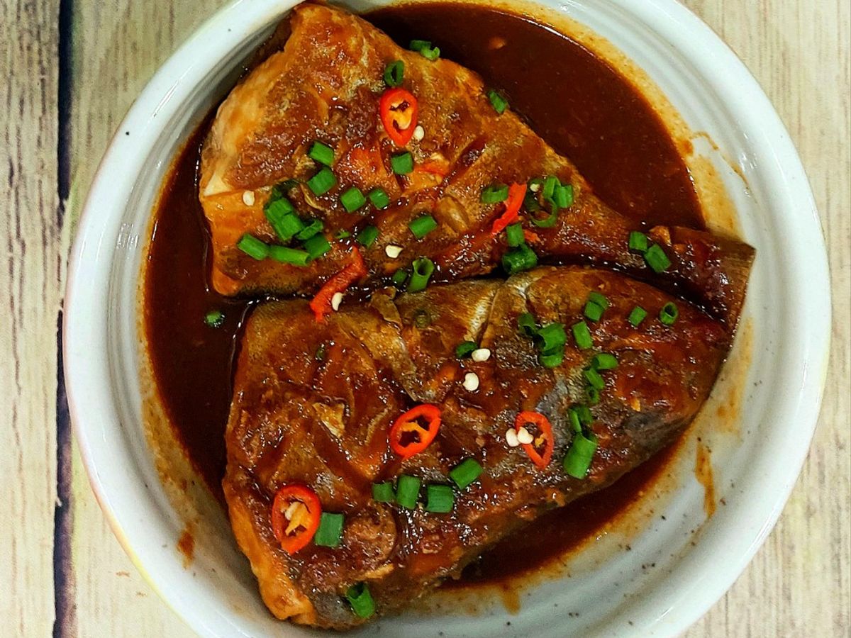 Cá mím kho tương miso