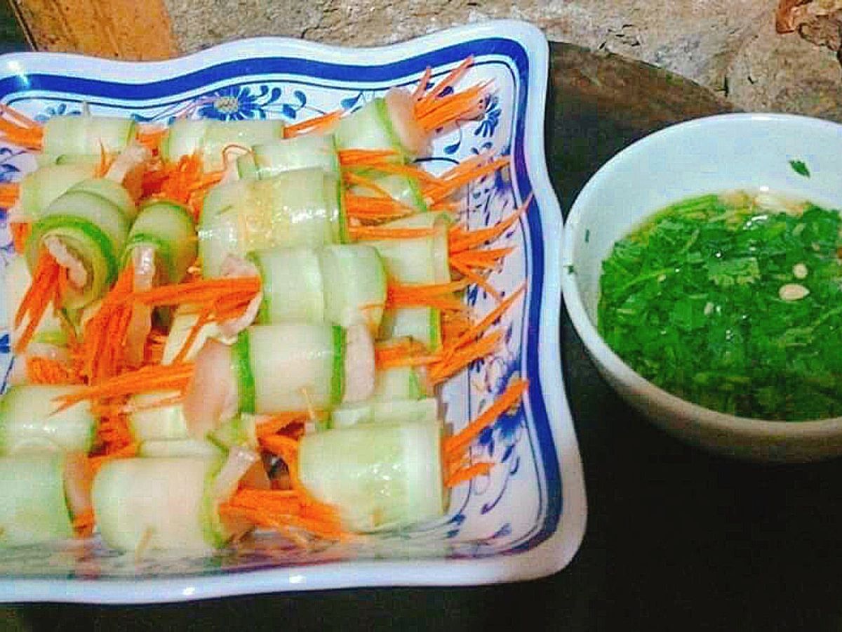 Dưa chuột cuộn thịt ba chỉ