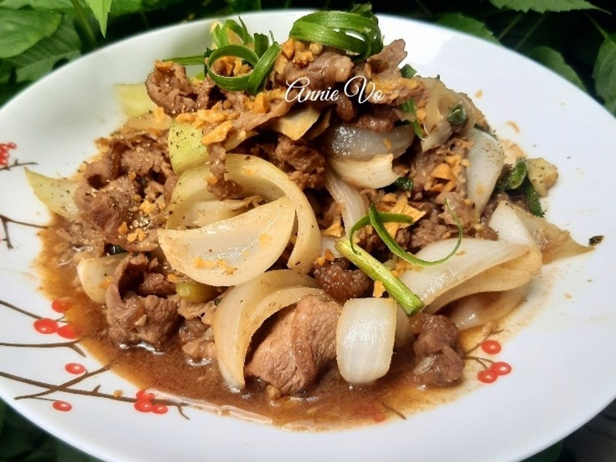 Bò xào hành tây
