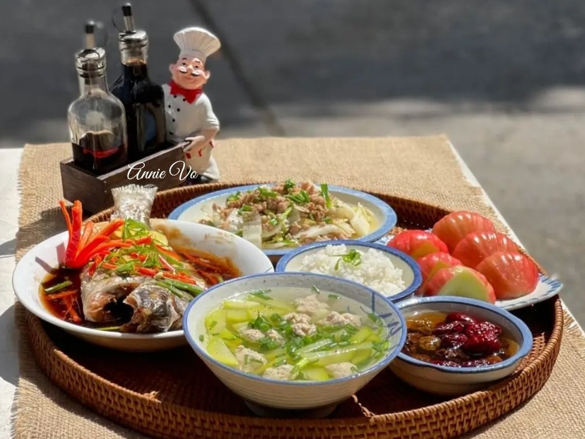 Bữa cơm nhà mình