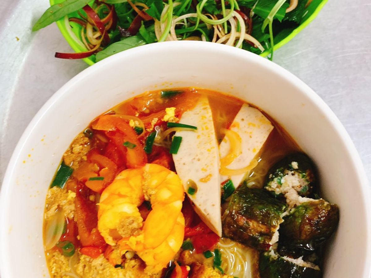 Bún riêu cua chả lá lốt