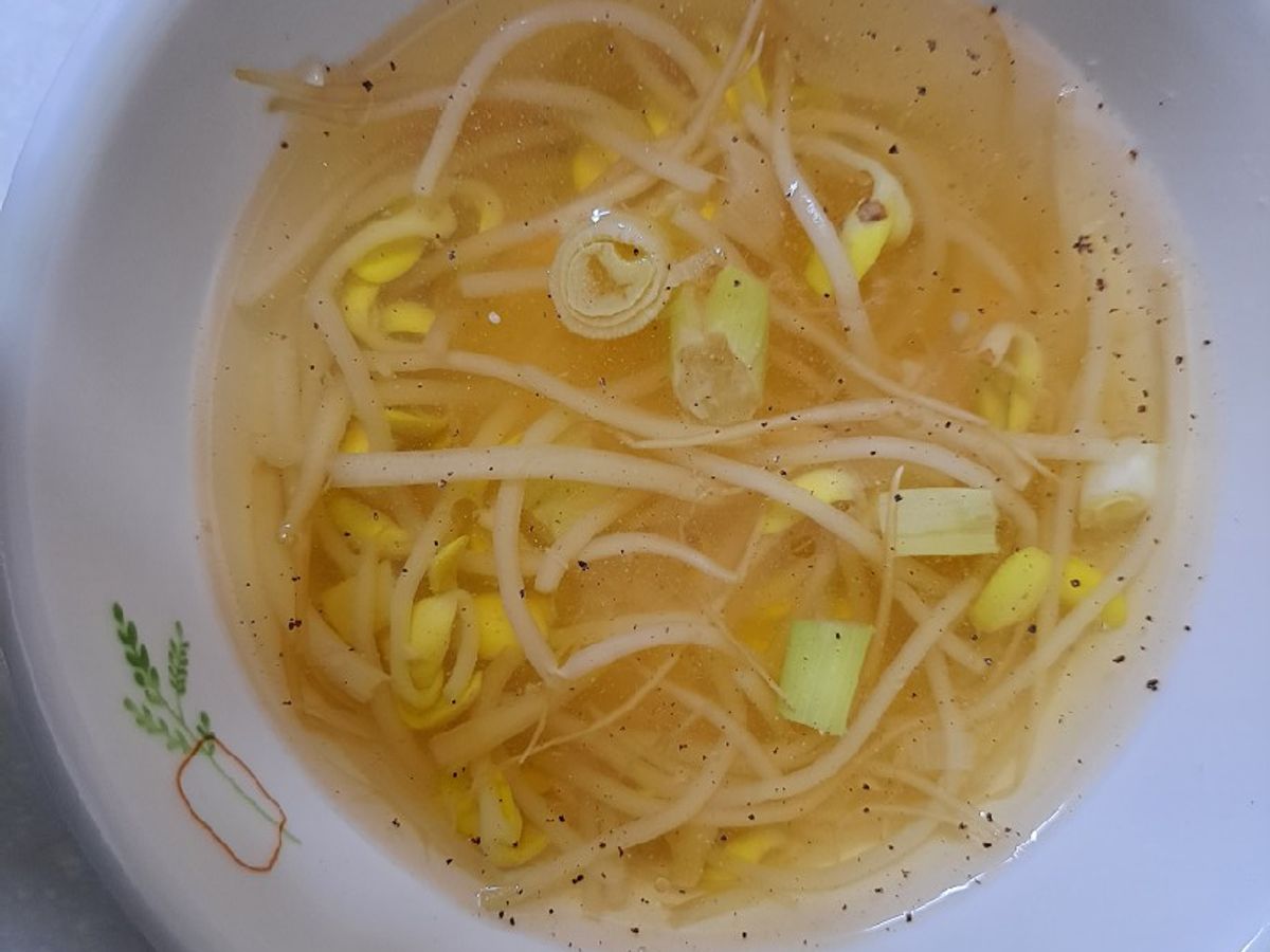 Canh rau giá Hàn Quốc