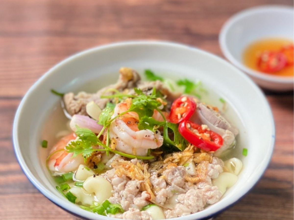 Nui Nấu Tôm Thịt