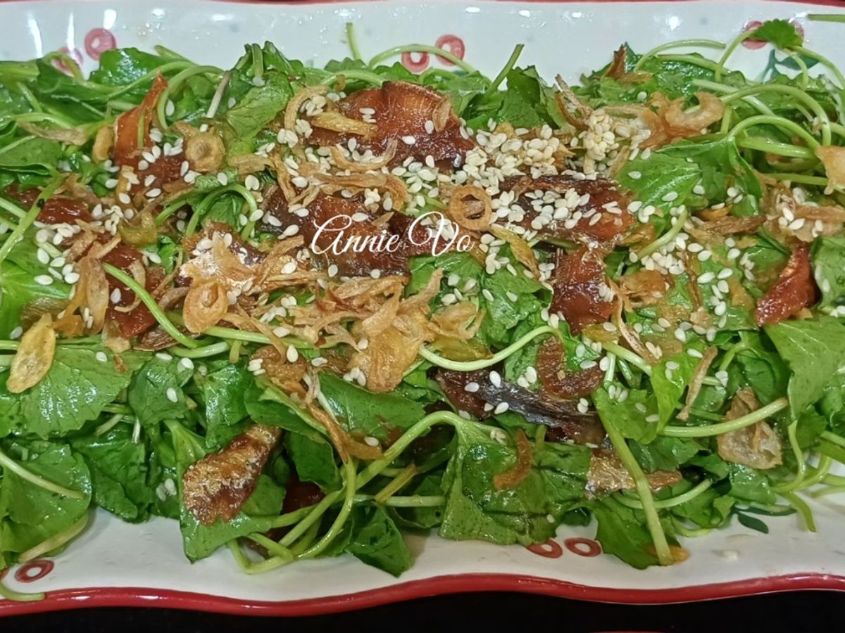 Gỏi rau má trộn khô cá chỉ vàng