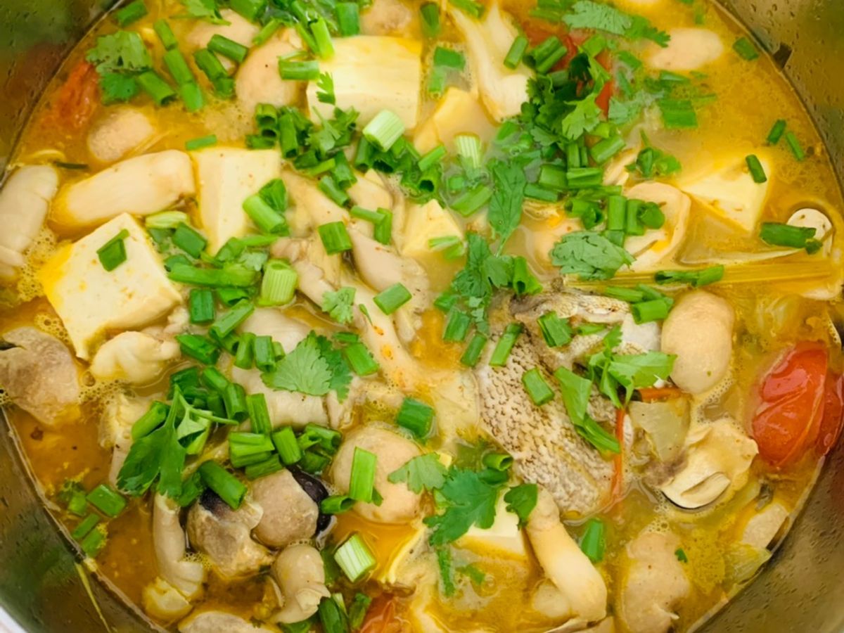 Canh cá mú nấm